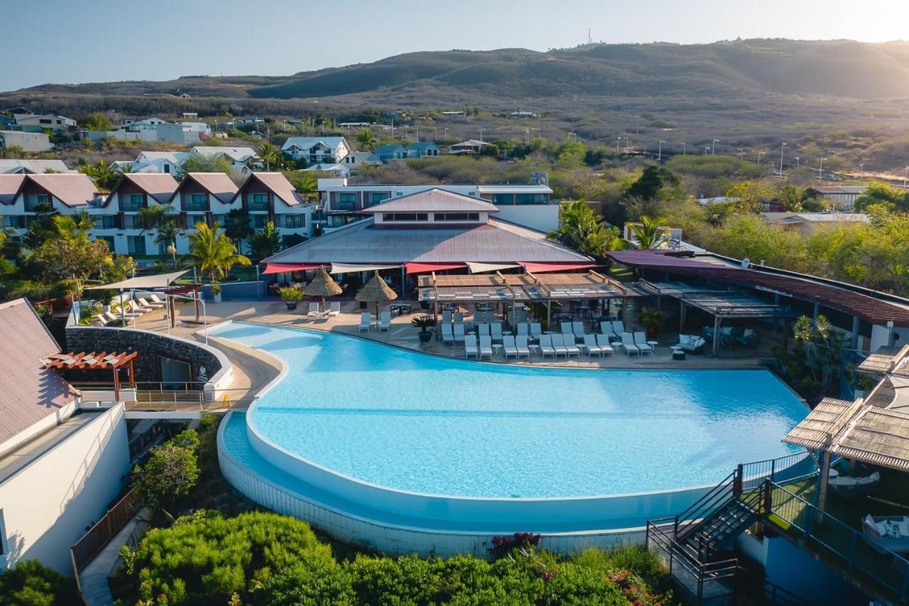 לה סאלין לה ביינס Akoya Hotel & Spa מראה חיצוני תמונה The pool at the InterContinental Sanctuary Cove Resort