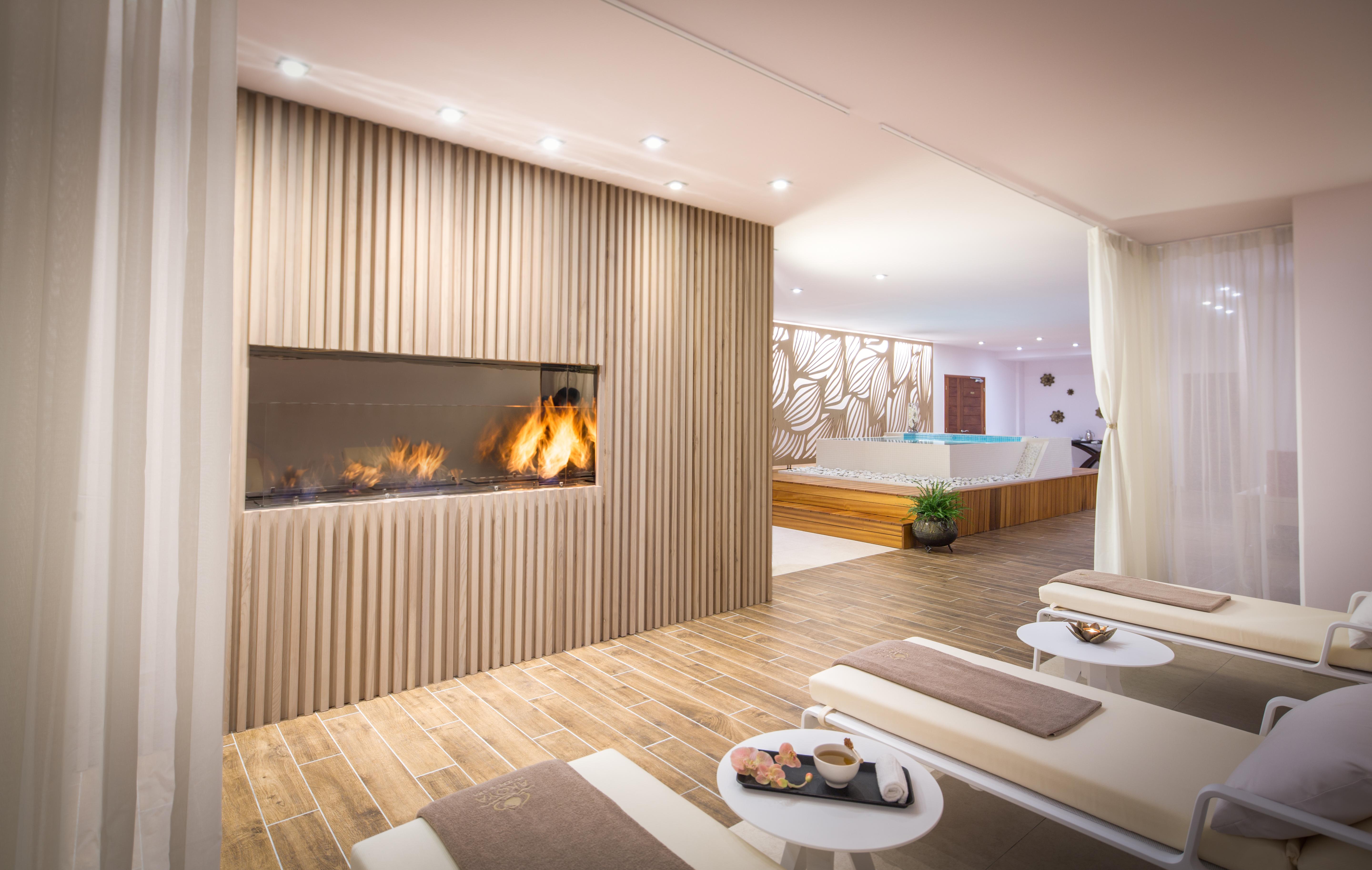 לה סאלין לה ביינס Akoya Hotel & Spa מראה חיצוני תמונה A modern spa
