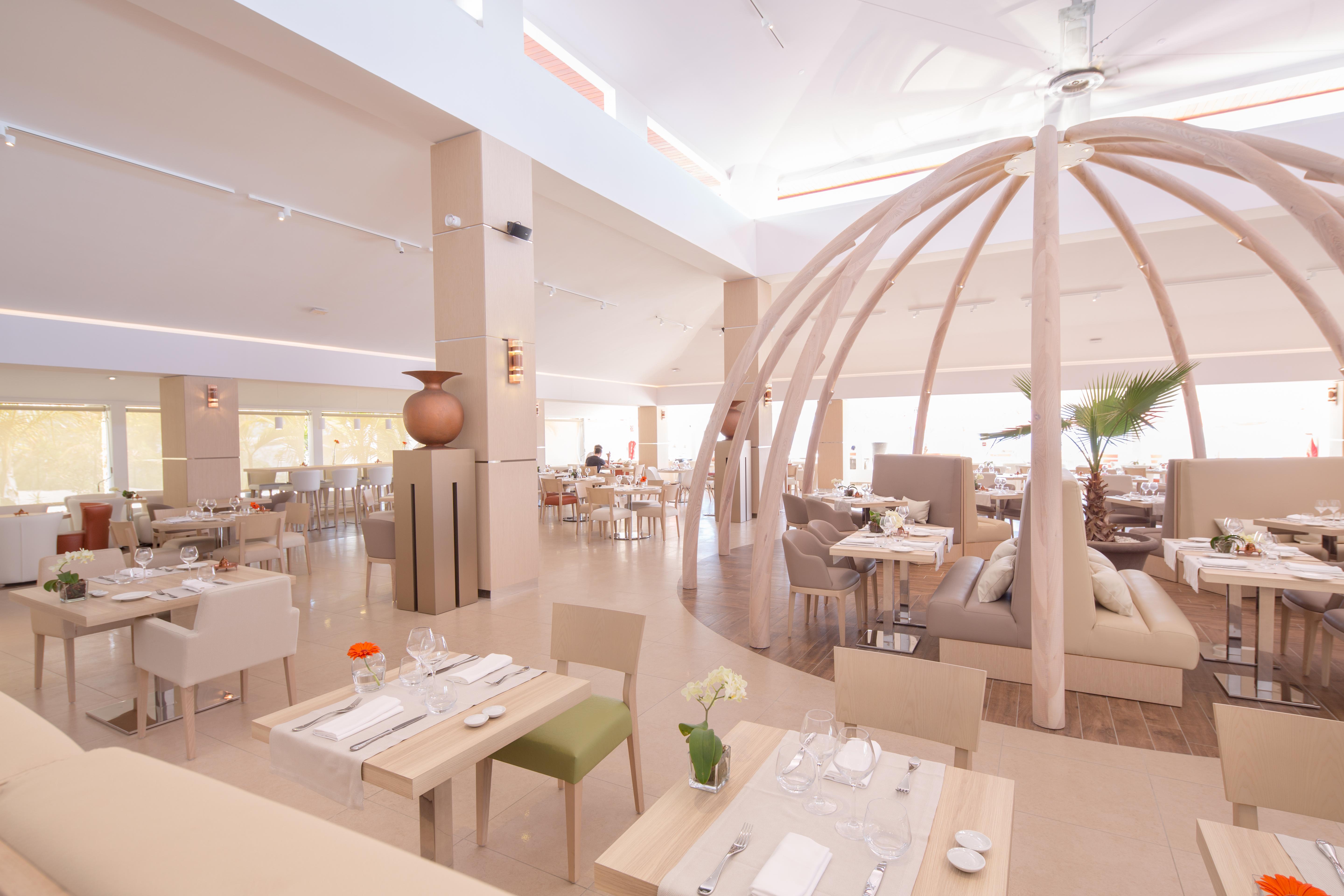 לה סאלין לה ביינס Akoya Hotel & Spa מראה חיצוני תמונה The restaurant
